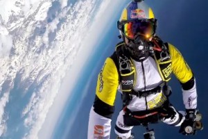 Get my solo skydiving license and dive over the Swiss alps