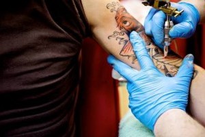 become a qualified tattoo artist