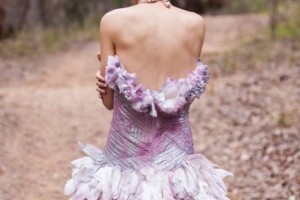 Brides made dress made of tissues